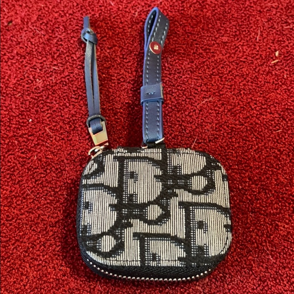 AirPods Pro case